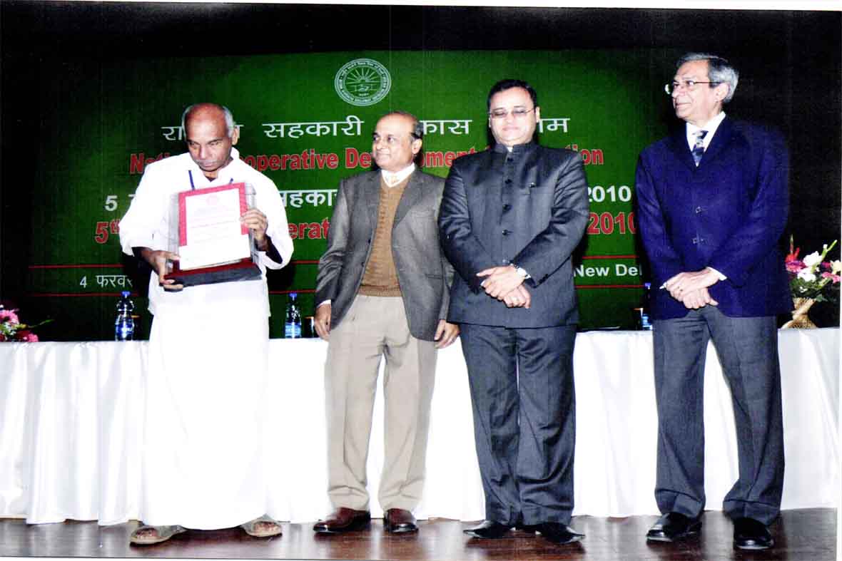 President Sri.N.K Abdurahiman recieves NCDC award for Co operative Excellence